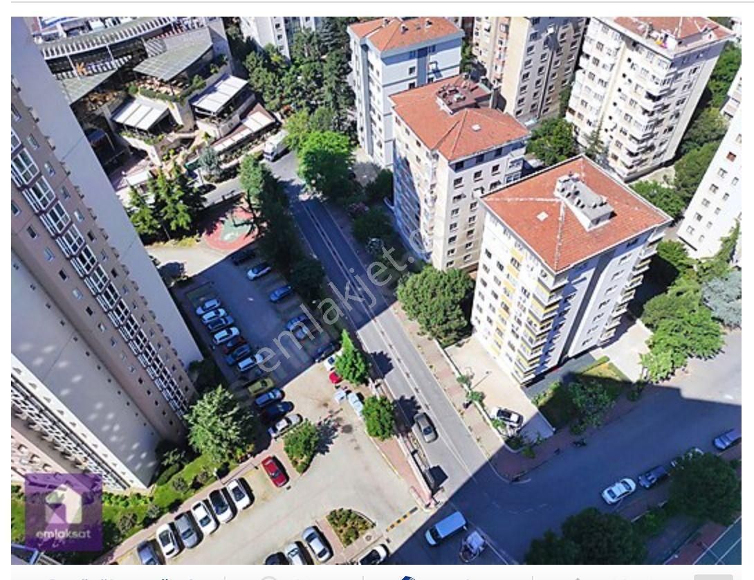 Kozyatağı Baytur Konutlarında, Adalar Ve Deniz Manzaralı, Büyük Tip, 1+1 Daire
