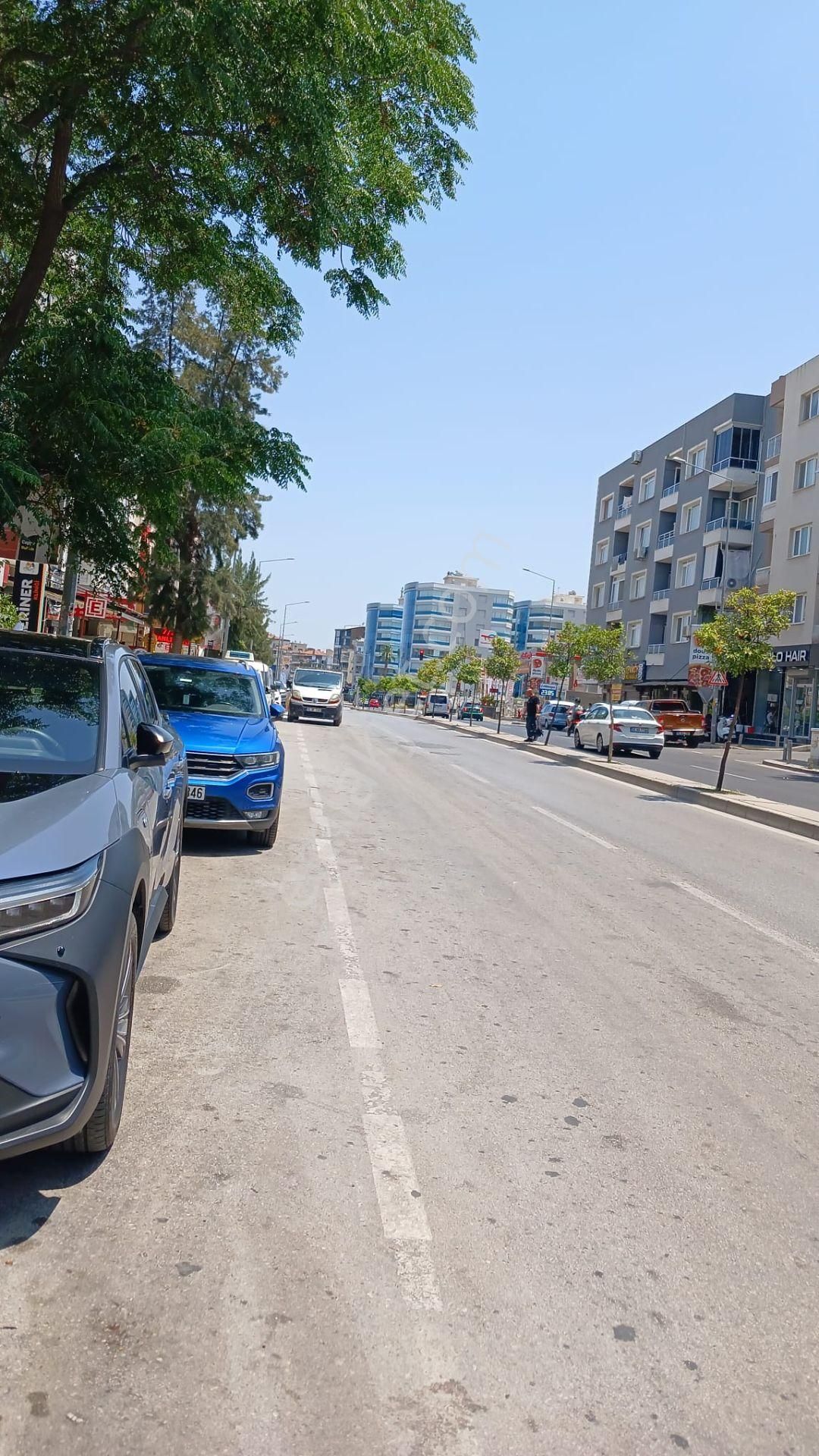 Narlıdere Mithatpaşa Cadde Yanı 60 M2 Köşe Dükkan