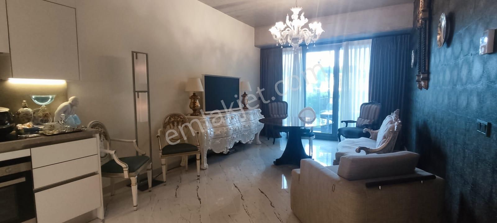 Sinpaş Queen Bomontide 1+1 Satılık Bahçe Kullanımlı Köşe Daire