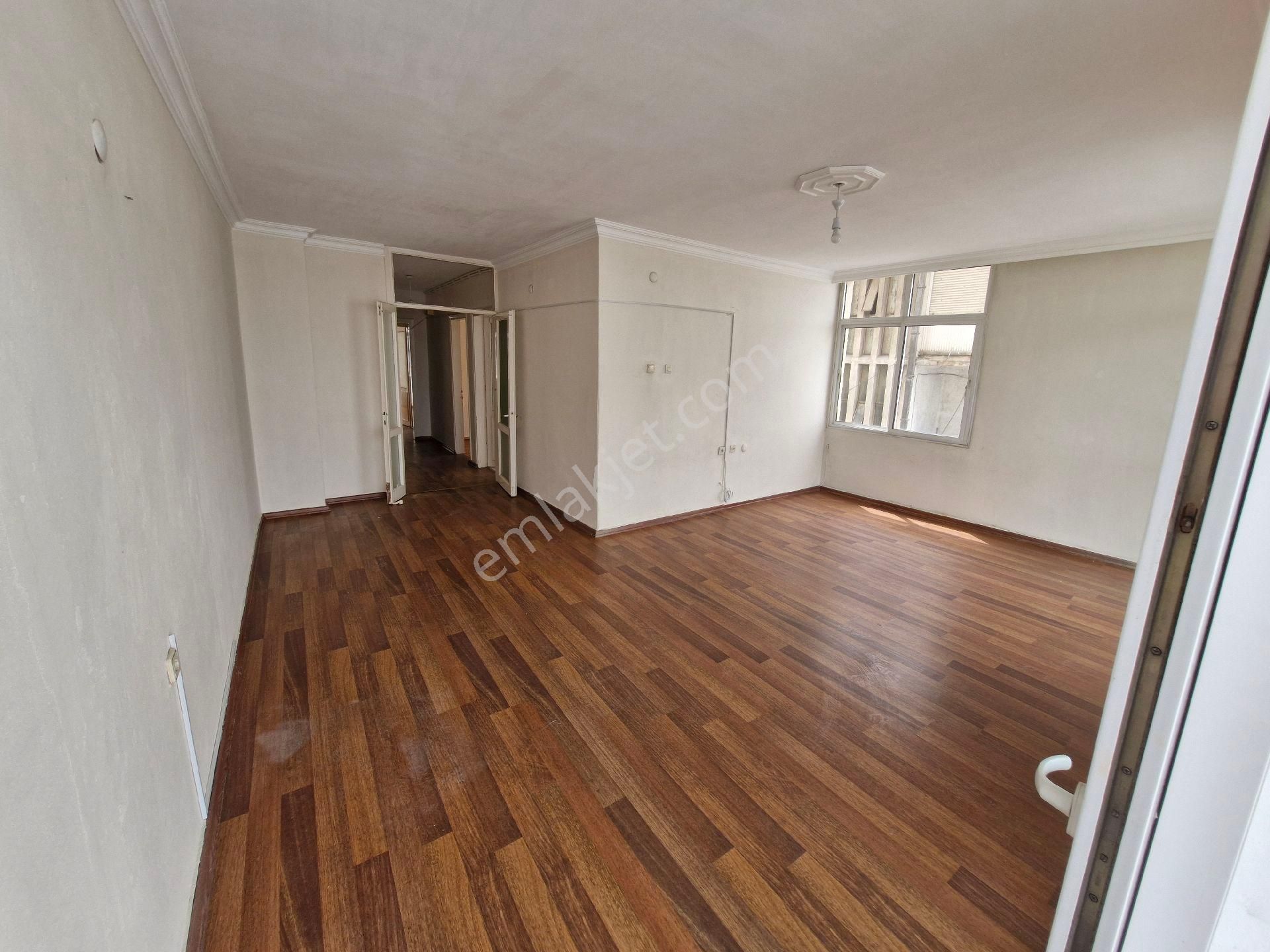 Halil Rıfatpaşa Caddesi Üzerinde Ful Deniz Manzaralı Kiralık Daire