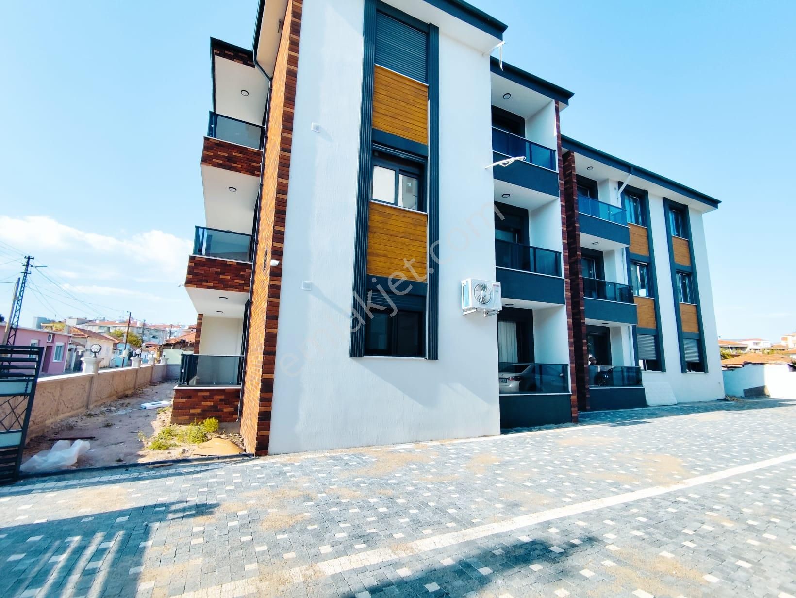 Ayvalık Altınovada 3 Katlı Binanın 2.katı 2+1 Sıfır Lüks Daire - Görsel 3