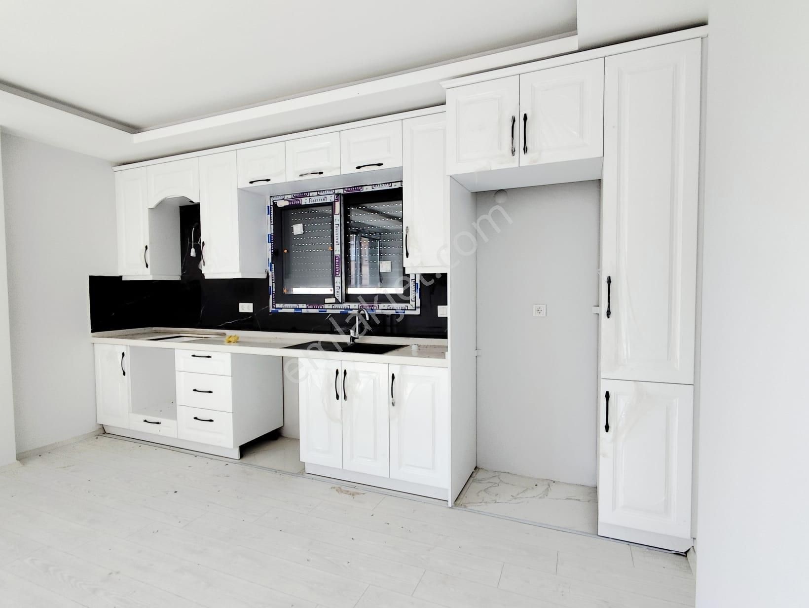Ayvalık Altınovada 3 Katlı Binanın 2.katı 2+1 Sıfır Lüks Daire - Görsel 22