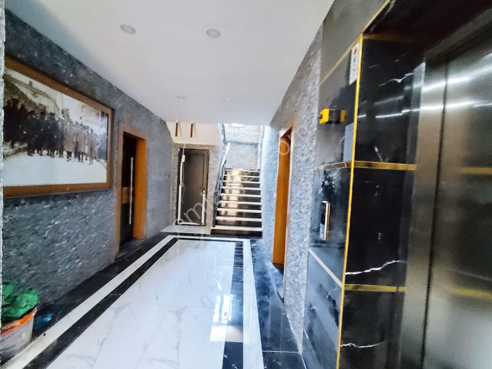 Ayvalık Altınovada 3 Katlı Binanın 2.katı 2+1 Sıfır Lüks Daire - Görsel 14