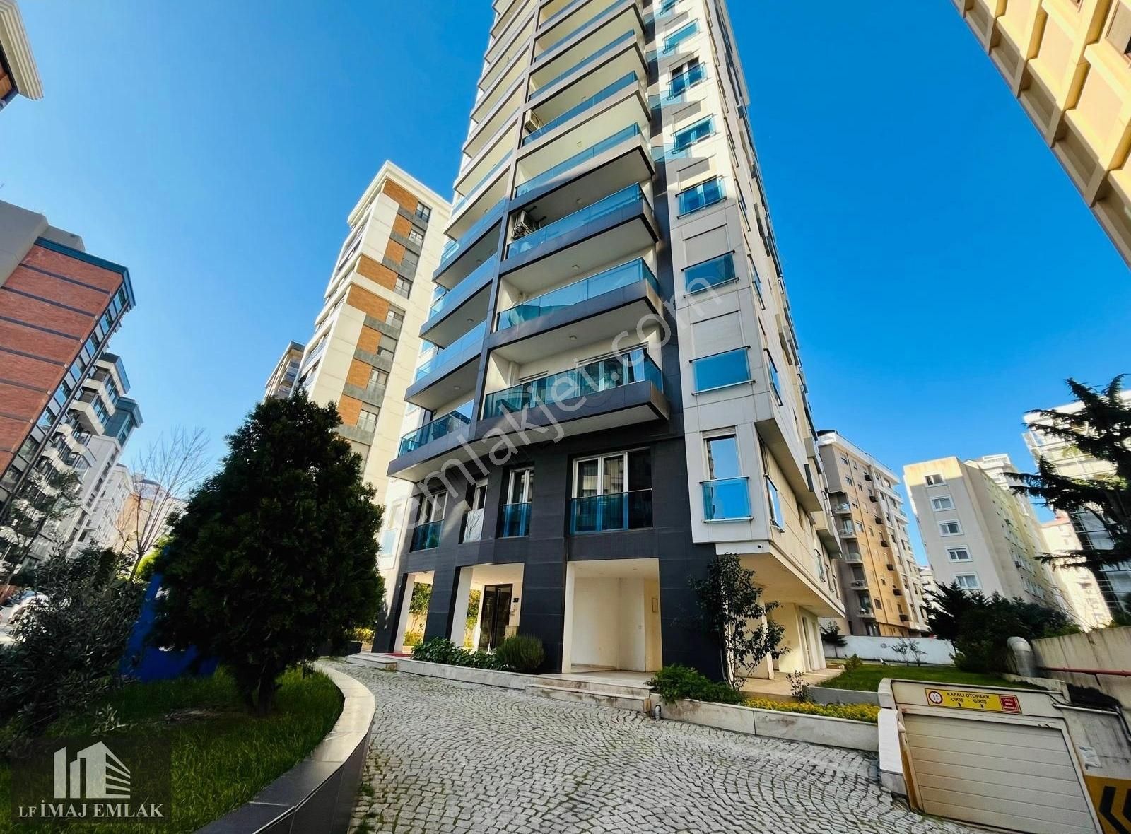 Kadıköy Caddebostan 3+1 Sahilde Güney Cephe Balkon Boş Deniz Manzaralı