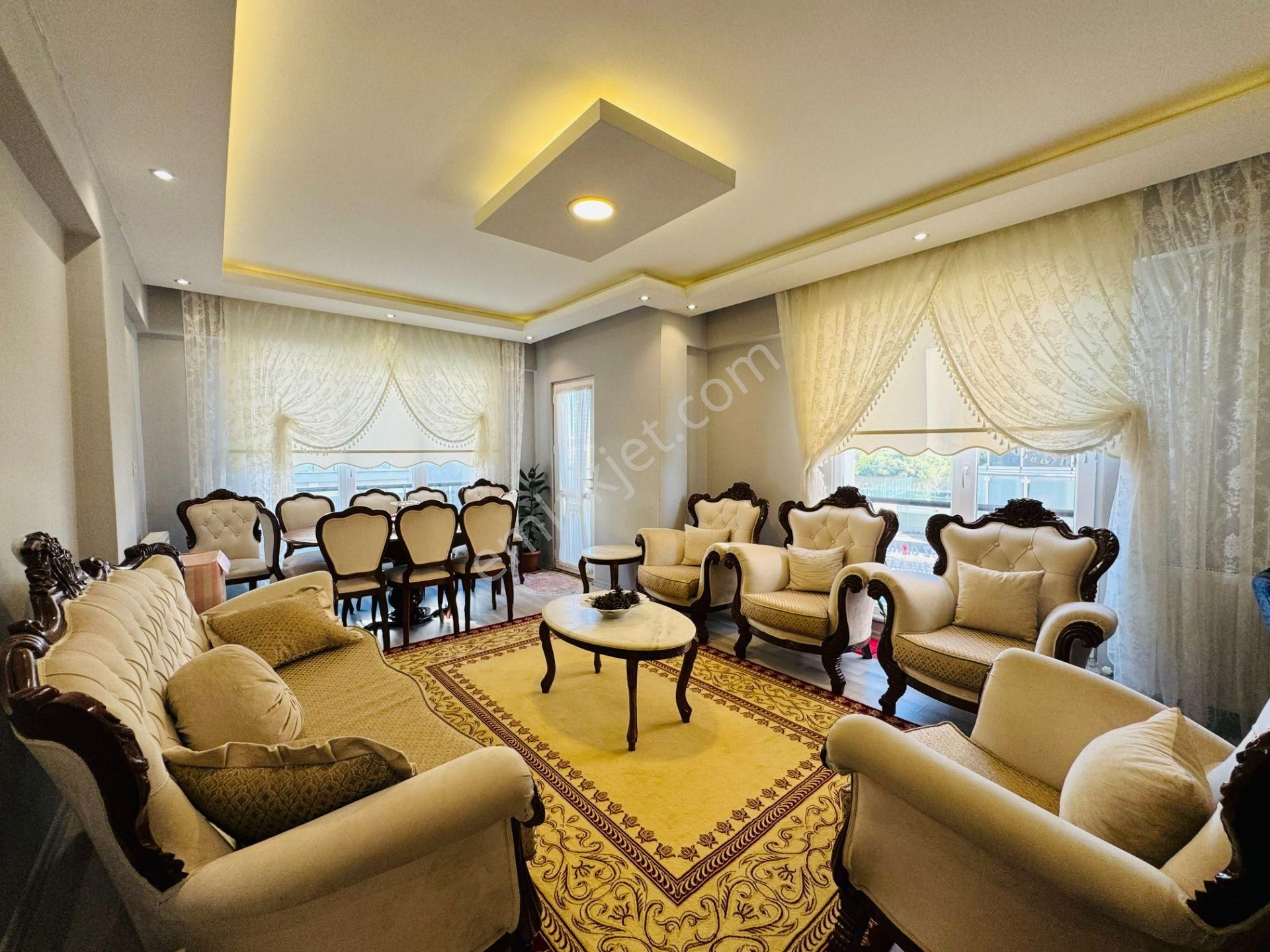 Güven'den Çarşıya Yakın Butik Site'de Öncephe İskanlı 3+1 Daire