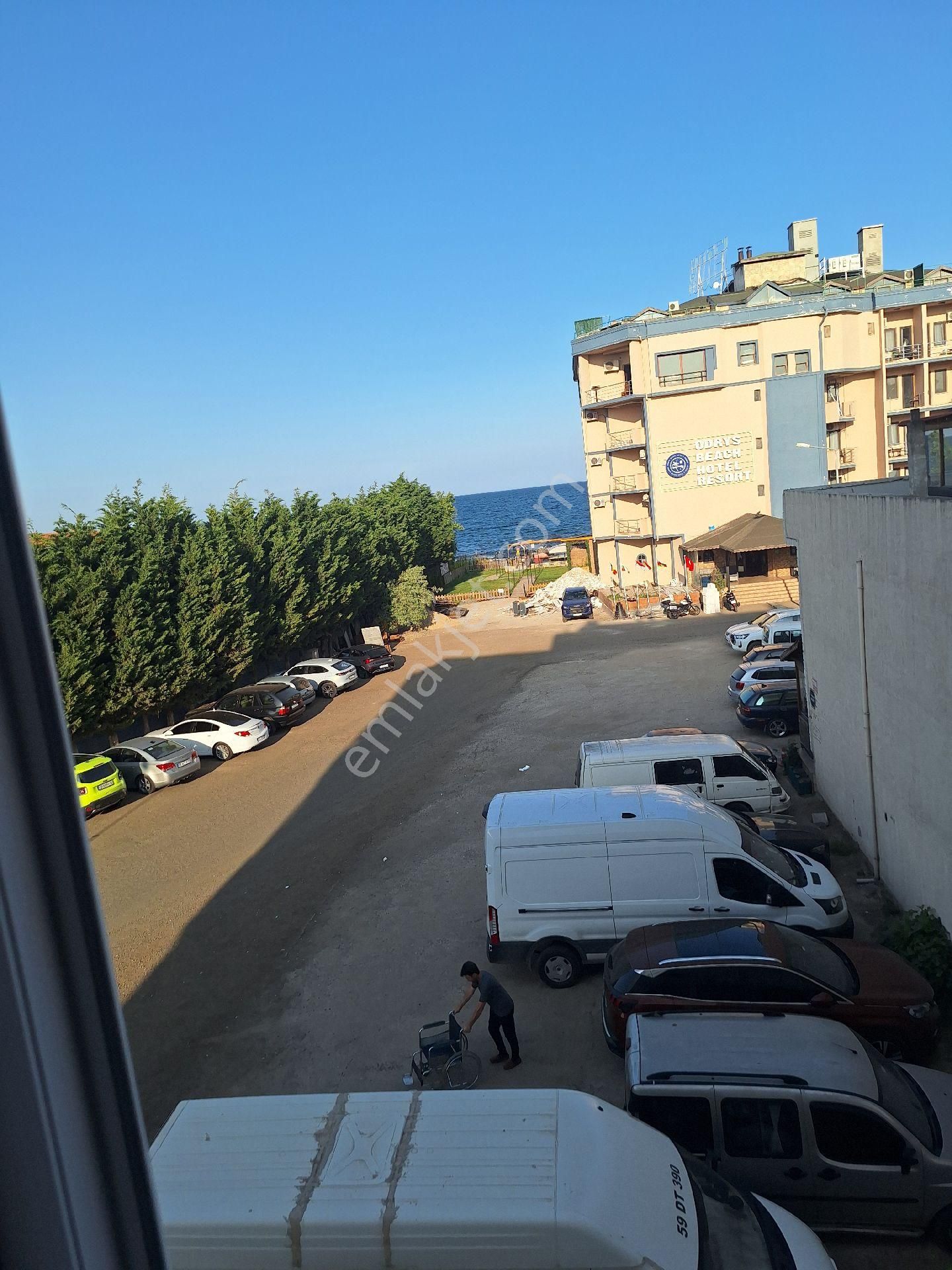 Yazlık Denize Sıfır 2.kat 2+1 Acil Satılık