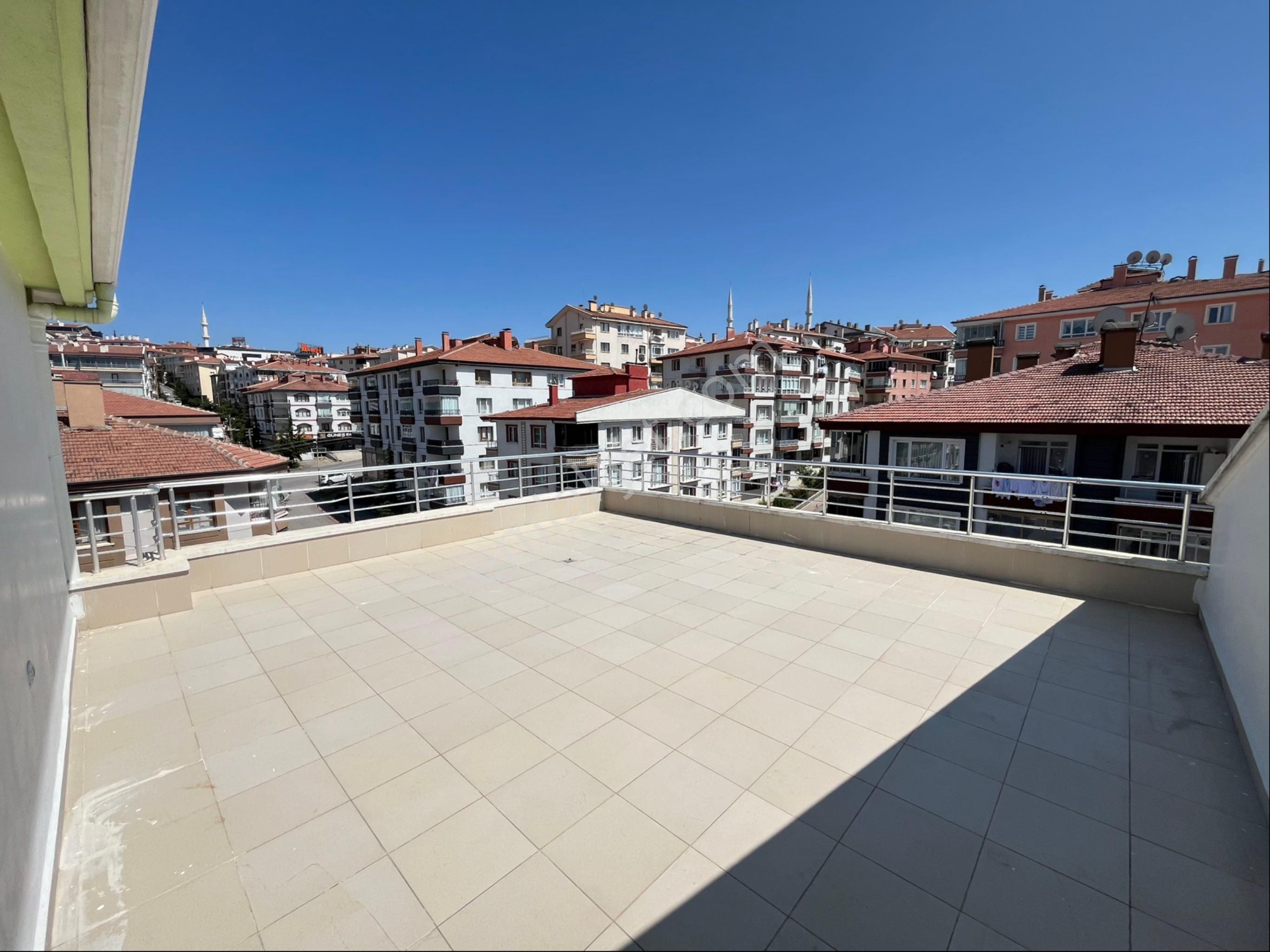 Tekin Emlaktan Ovacık Mevkii Asansörlü Mantolamalı Çift Giriş Kiralık 6+1 Dubleks !!!!