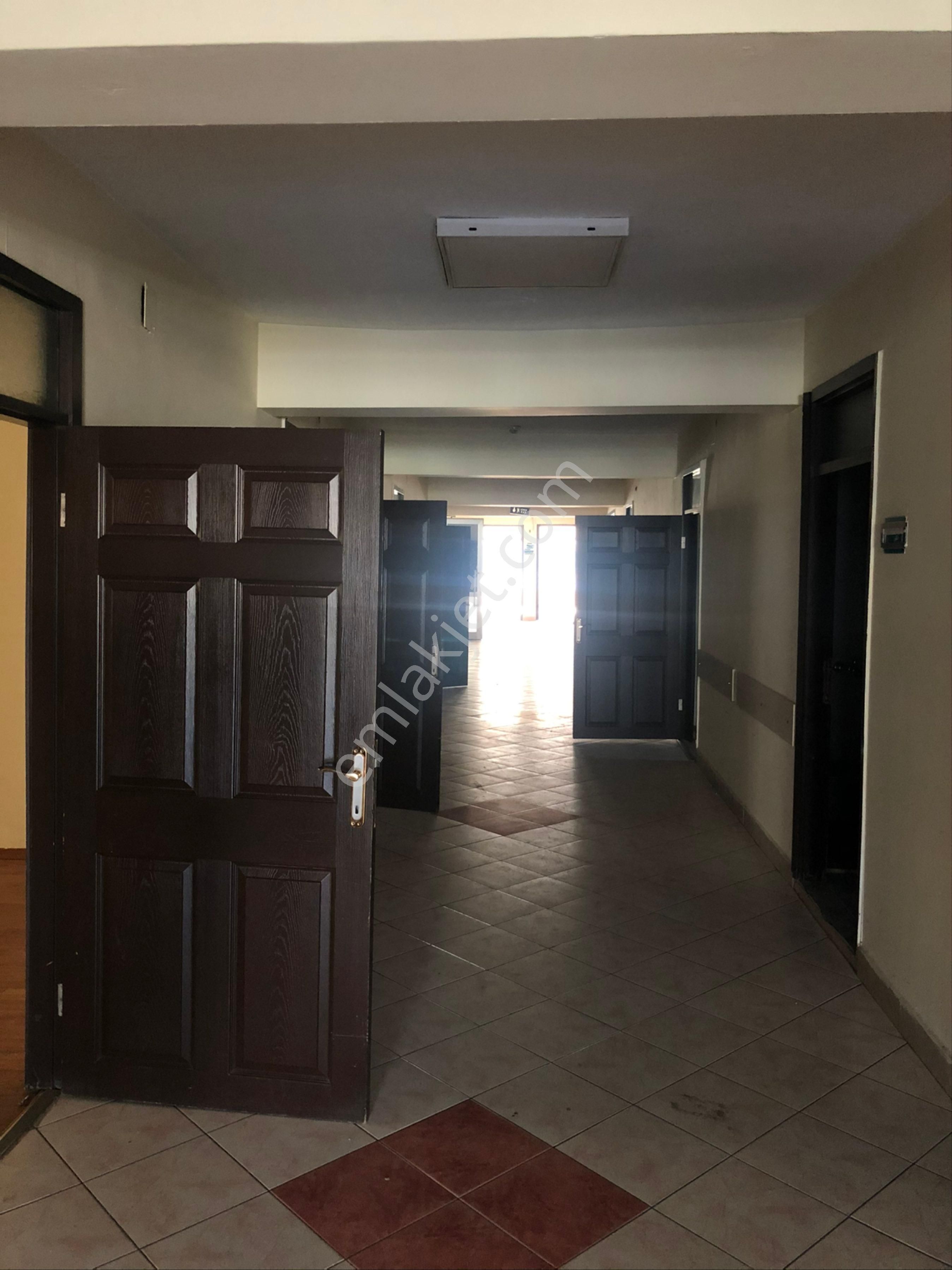 1000m2 Kiralık İşyeri 2.kat 20 Odalı - Görsel 8