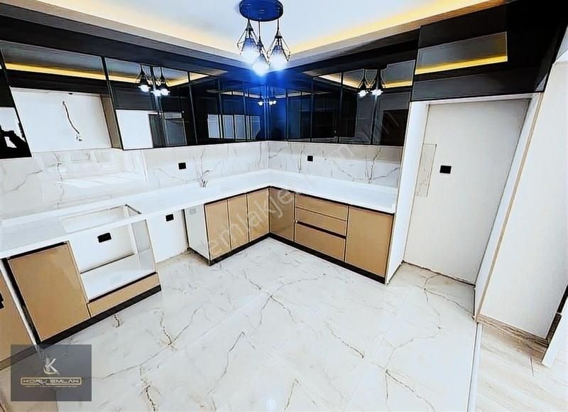 Aşağıeğlence Göbek Yakını Müstakil Tadında Lüks Yapılı 2+1 Daire