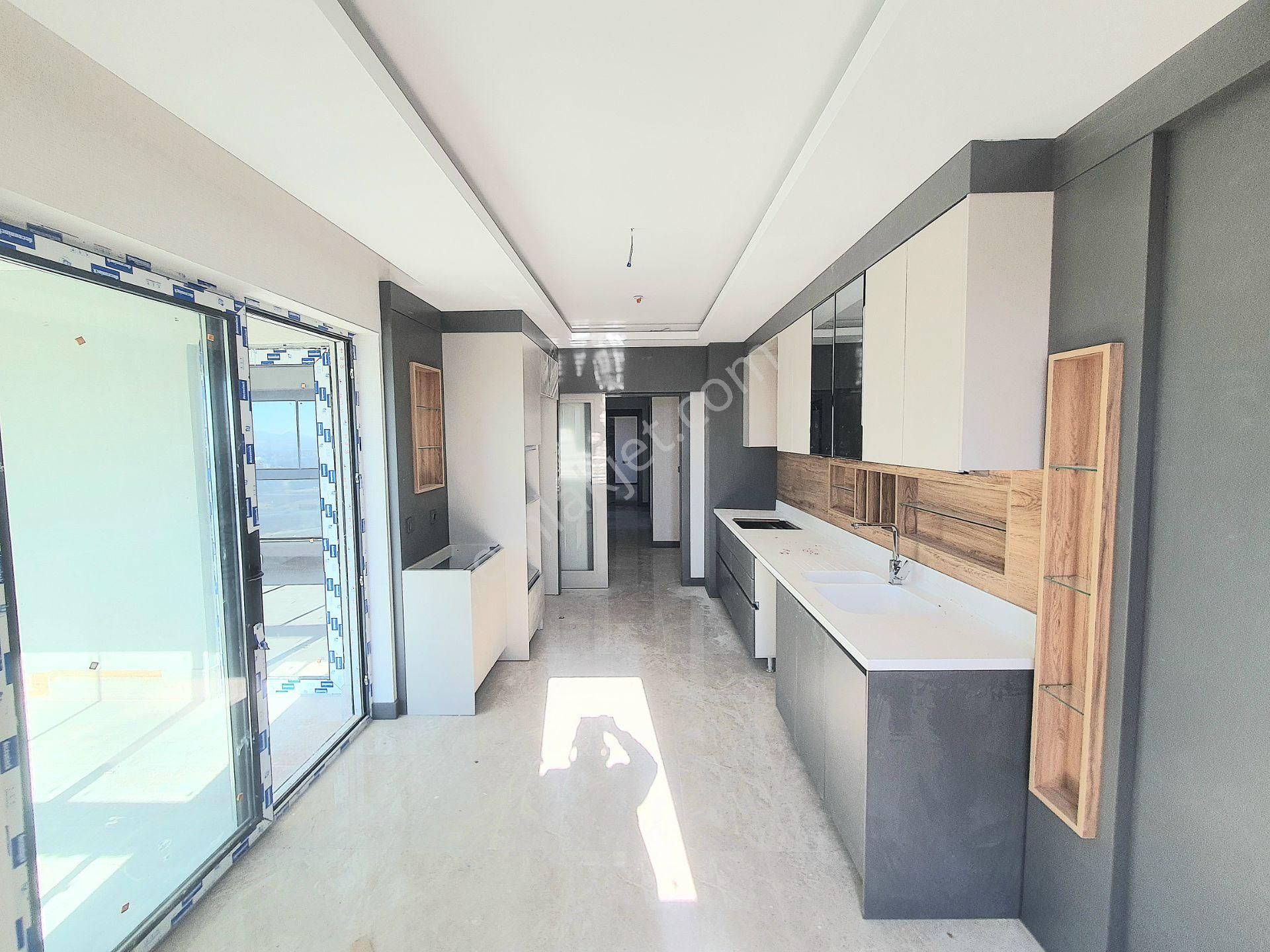 Susuz'da Oturuma Hazır Sıfır Lux Satılık 4+1 Daire /marka
