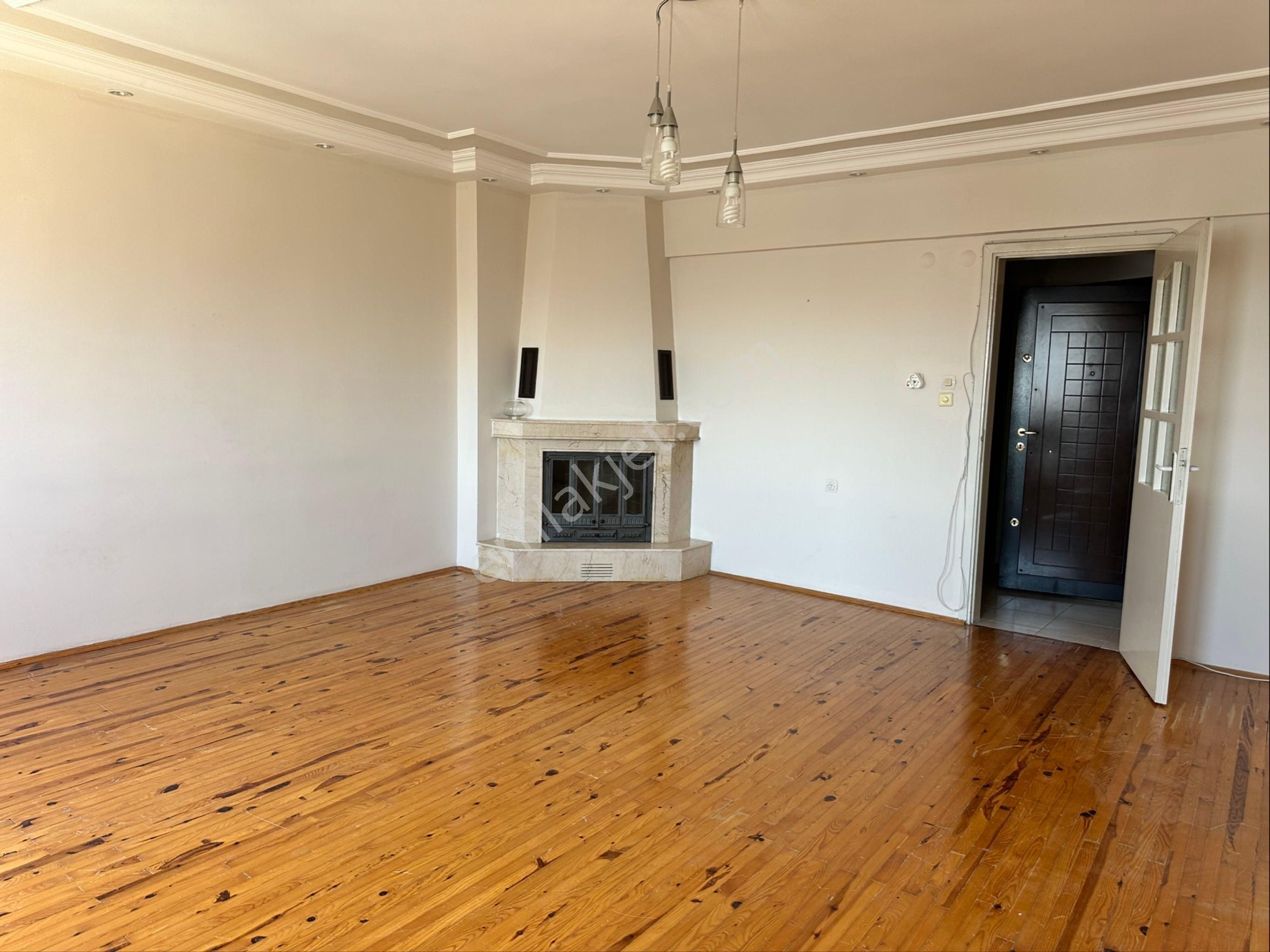 Emir Yapıdan Çarşı İçinde Kiralık Daire