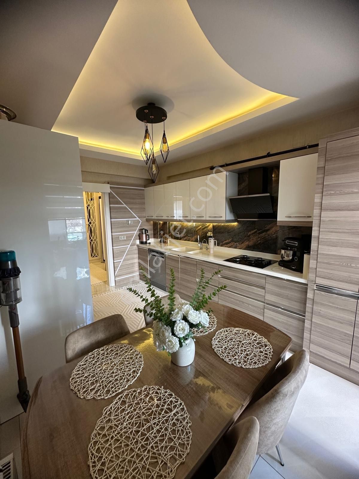 Karataş Merkezi Konumda 3+1