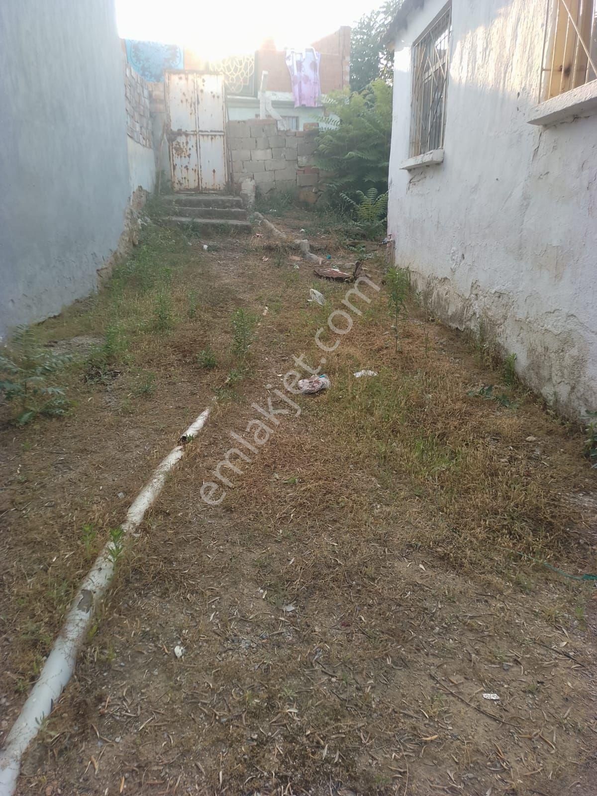 Germencik Ortaklar Merkezde İçerisinde Ev Bulunan 1099 M2 Arsa - Görsel 2