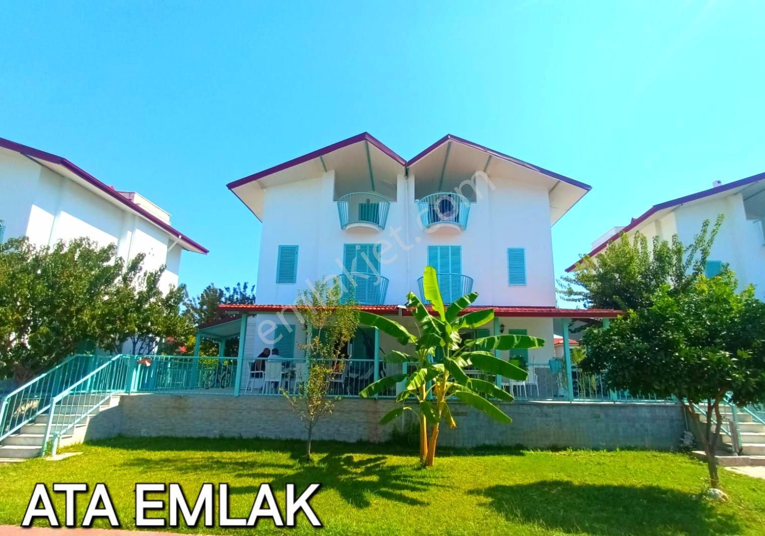 Kuşadasında Denize Yakın Havuzlu Sitede 4+1 Bahçeli Yazlık