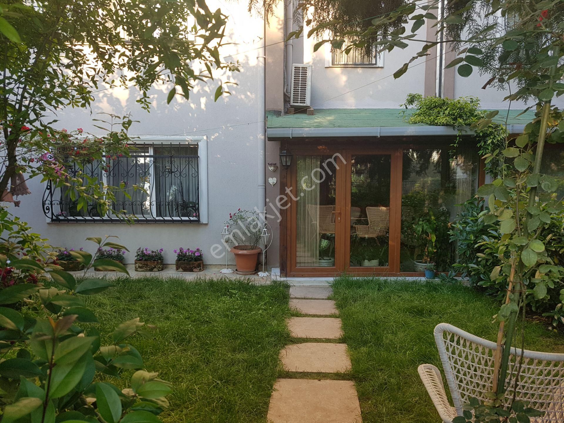 Atakent 2.etap Doğa Sitesi'nde Bakımlı 4+1 Satılık Bahçe Dubleks