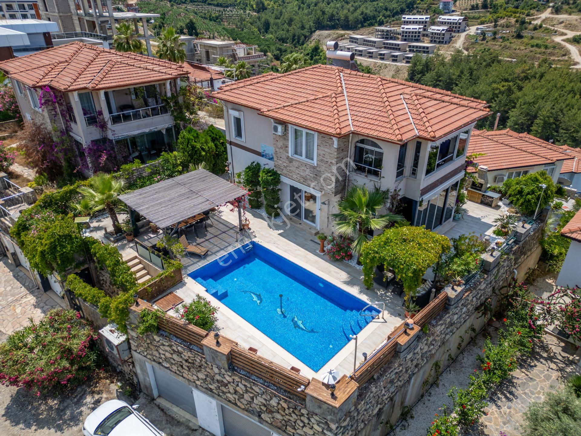 Kargıcak 3+1 Odalı Deniz Manzaralı Bağımsız Villa Villa