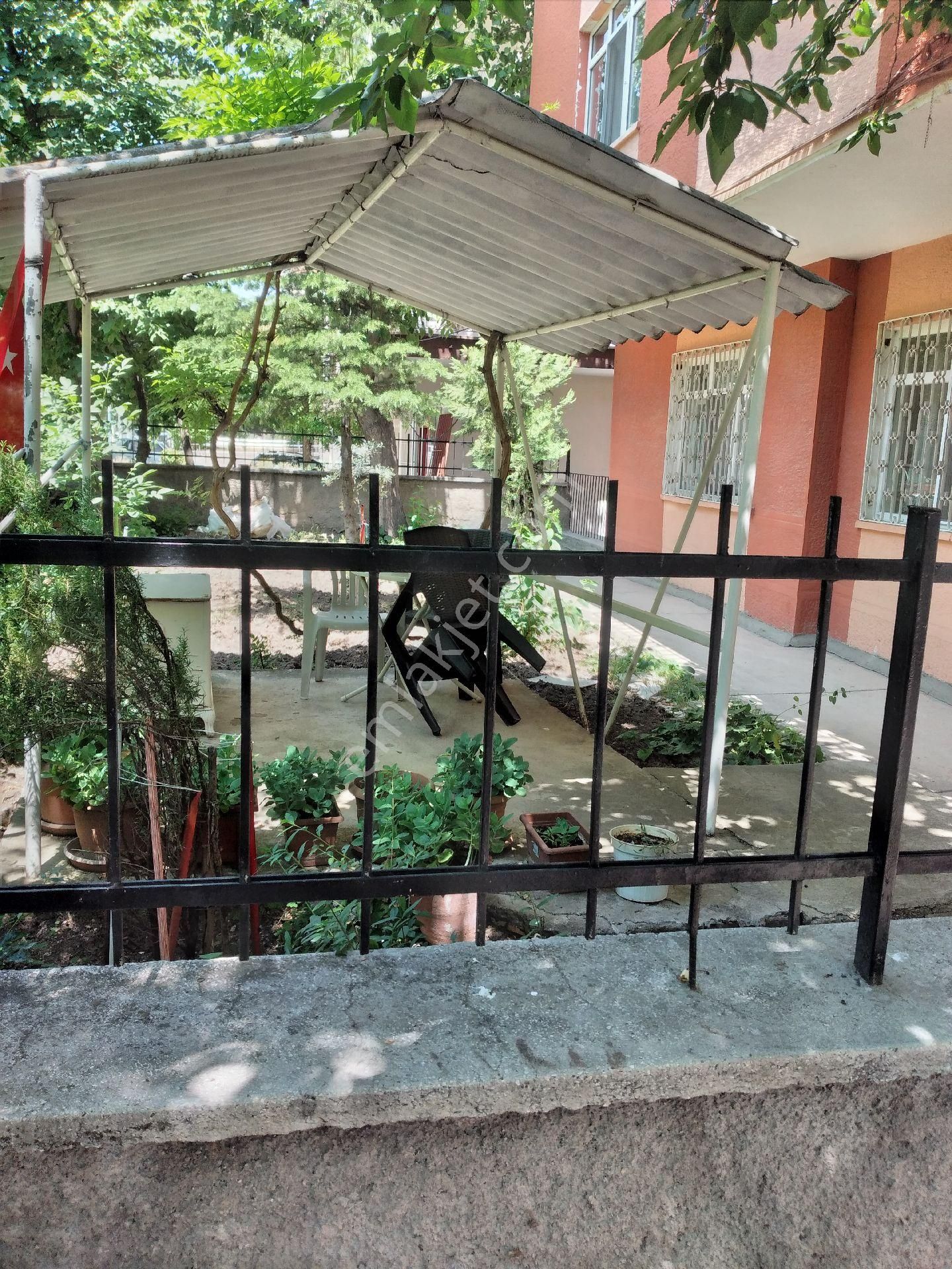 Abidinpaşadakiralık 3+1 Kombilı Daire