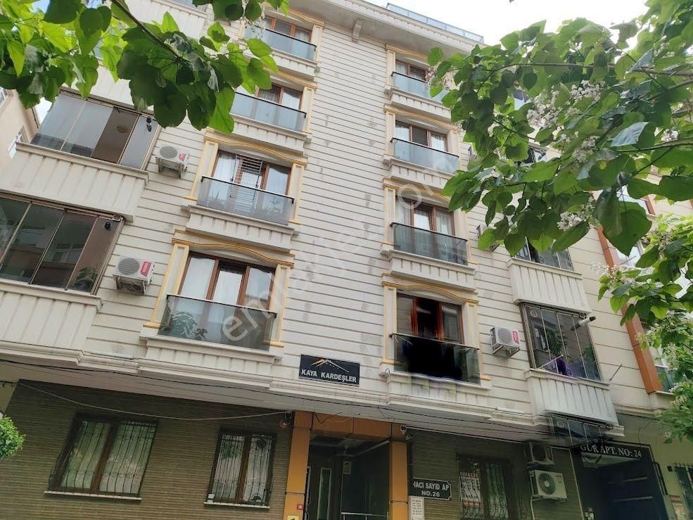 Yıldız Dan Metrobüse Çok Yakın İskanlı Temiz Yatırımlık Ve Oturumluk 2+1 Normal Kat Daire