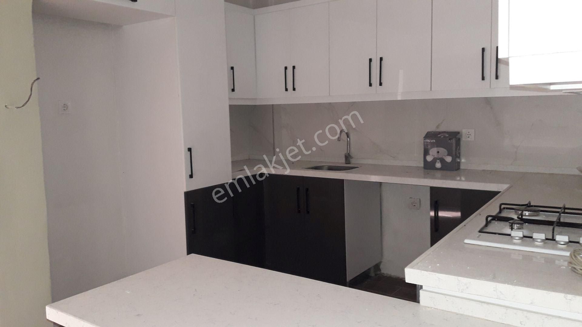 Altın Emlak’tan İzmit Veliahmet Mah.de Kiralık 3+1 Daire
