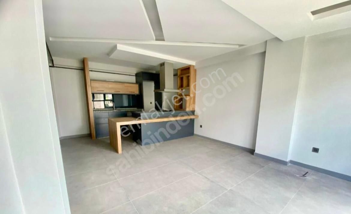 Denizli Merkez Akkonakta 2+1 Açık Mutfaklı Kiracılı Yatırımlık