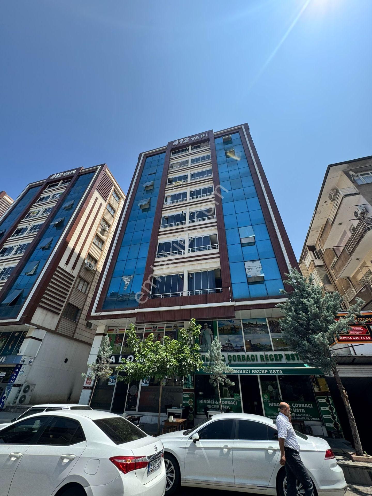 Diyarbakırın Merkezi Osfis Bölgesinde Hasarsız 2+1 Ara Kat Yeni Daire