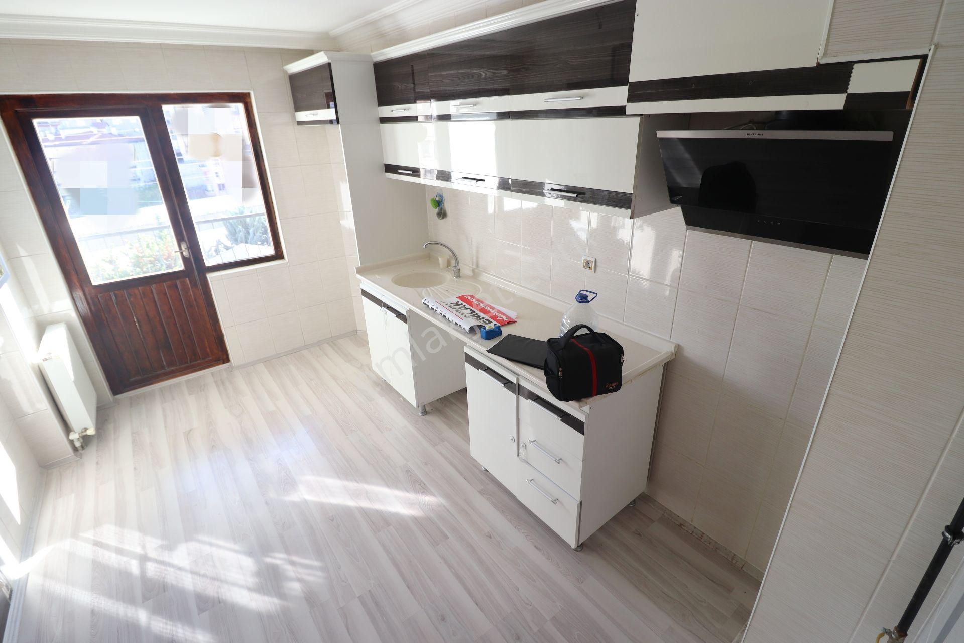 Esertepe Dilek Cami Yakınında Asansörlü Binada Yapılı 3+1 Daire