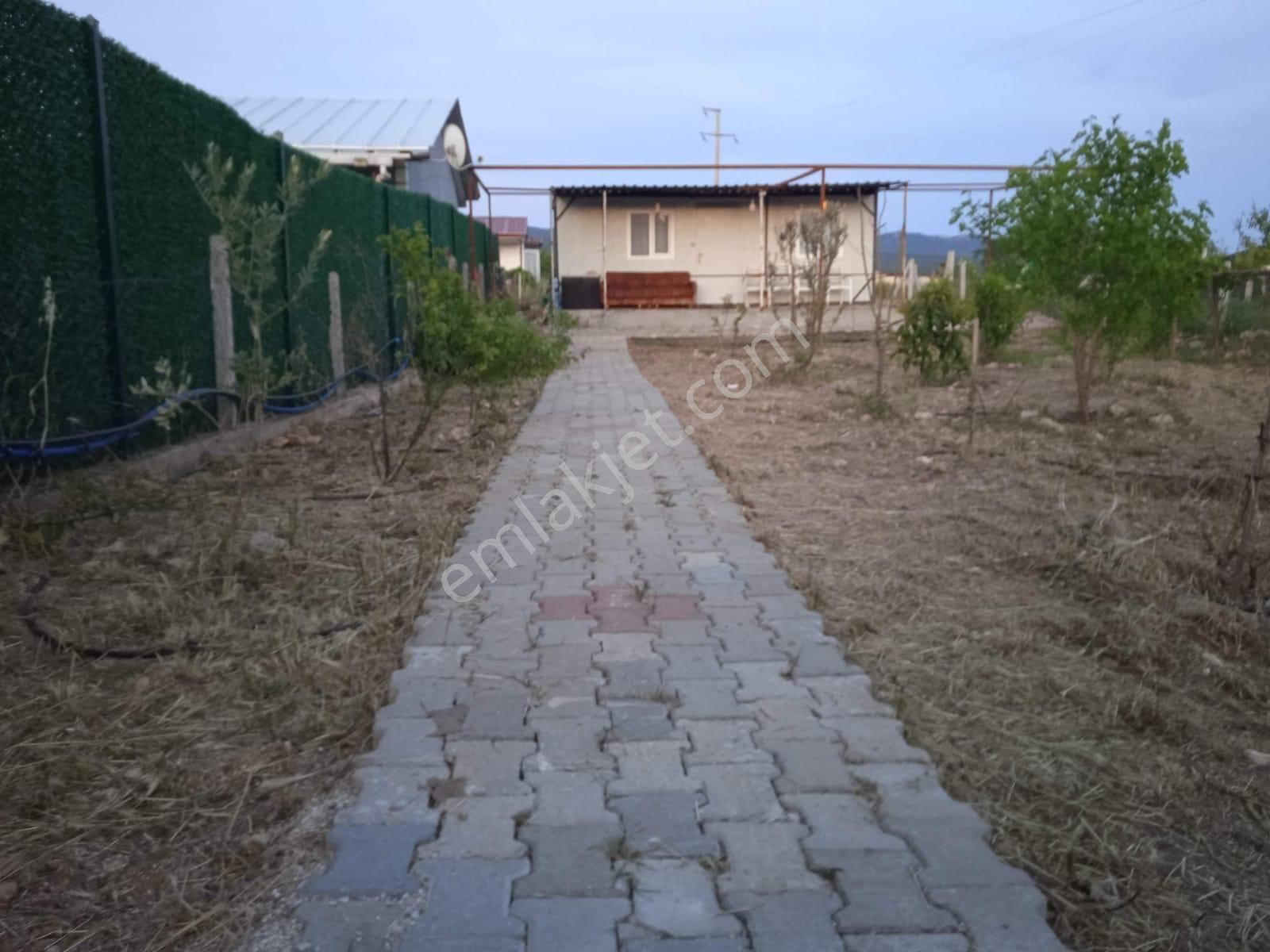 Menderes Çakaltepe De 440 M2 Arsa İçinde Konteyner Ev - Görsel 2