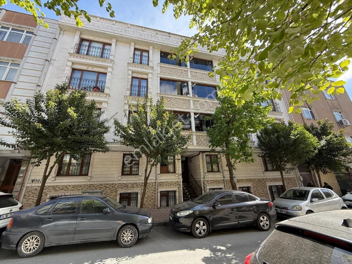 Cevatpaşa Satılık 3+1 Asansörlü Bahçe Katı