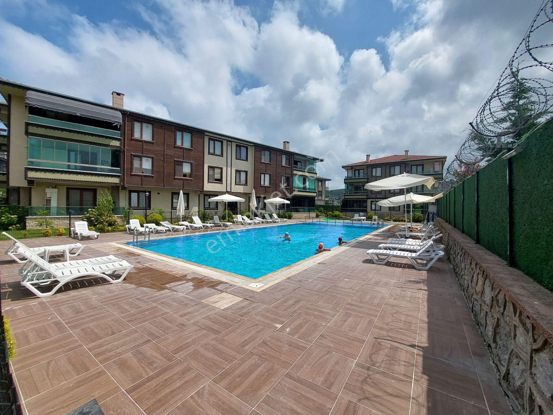 Nar City De Havuz Cepheli Cam Balkonlu Kombili Satılık 2+1 Daire