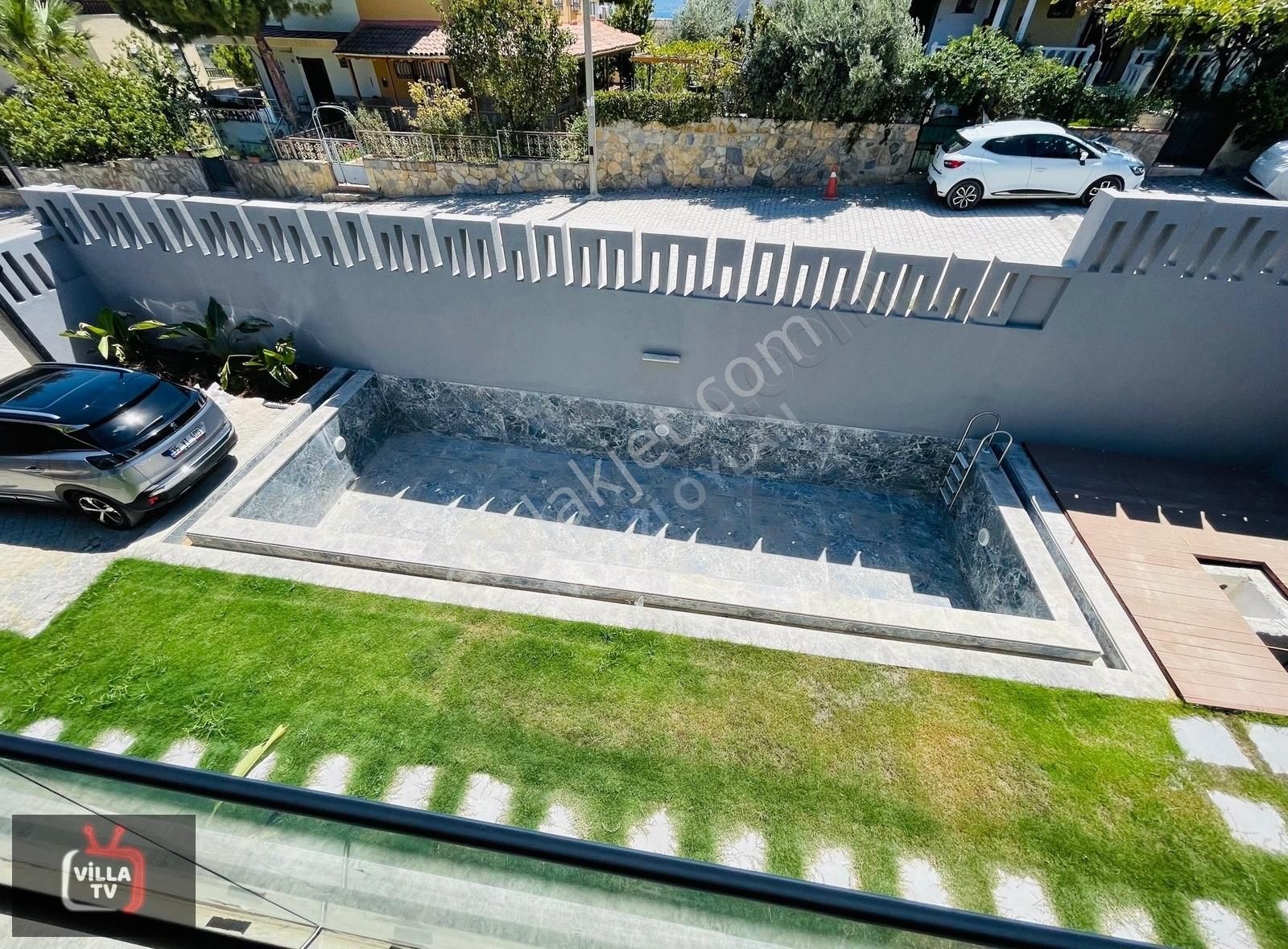 Plaja Sadece 250 Metre Sürprizlerle Dolu Satılık Müstakil Villa - Görsel 23