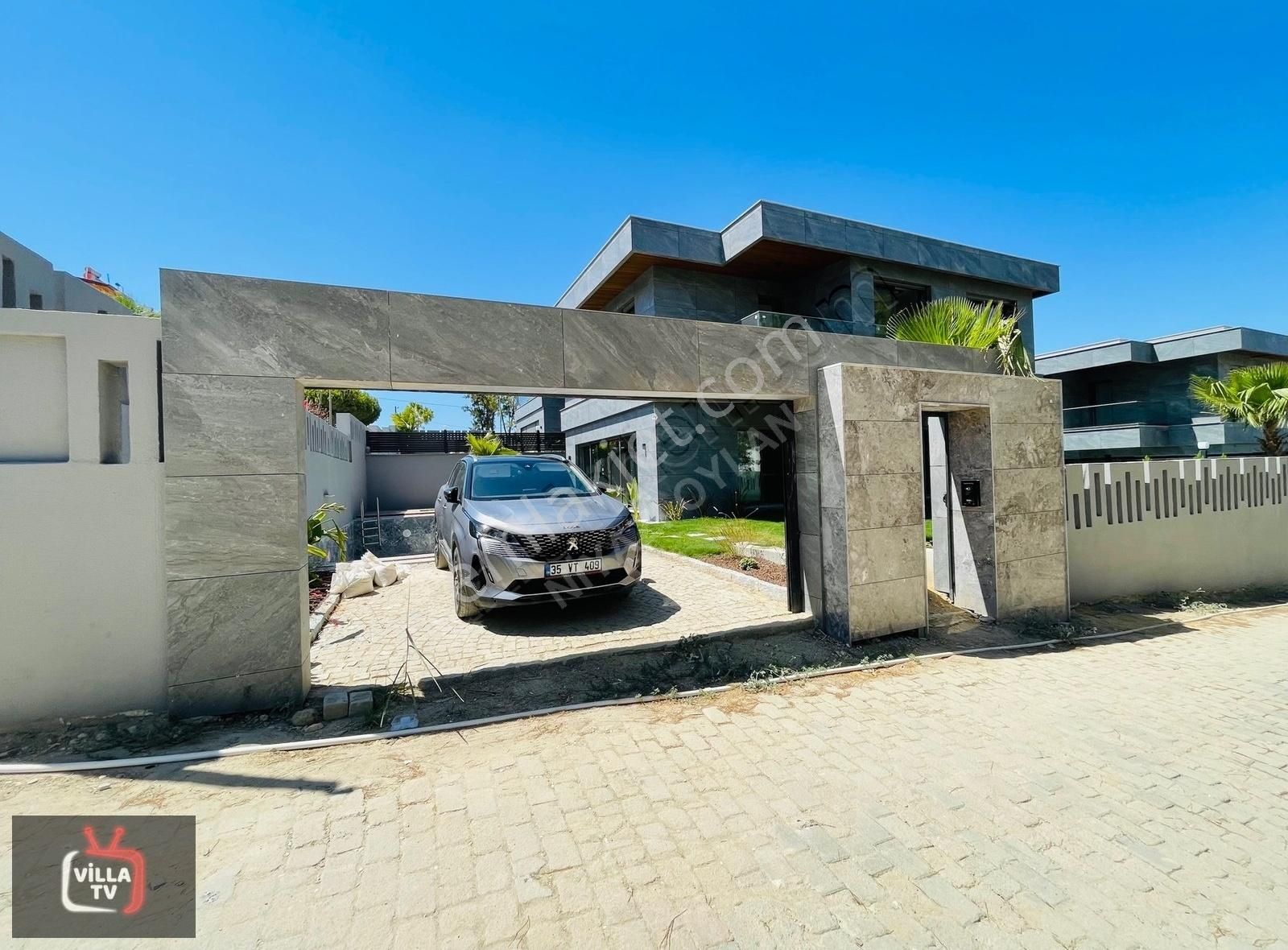 Plaja Sadece 250 Metre Sürprizlerle Dolu Satılık Müstakil Villa - Görsel 15