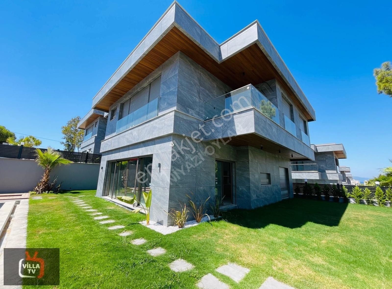 Plaja Sadece 250 Metre Sürprizlerle Dolu Satılık Müstakil Villa - Görsel 10