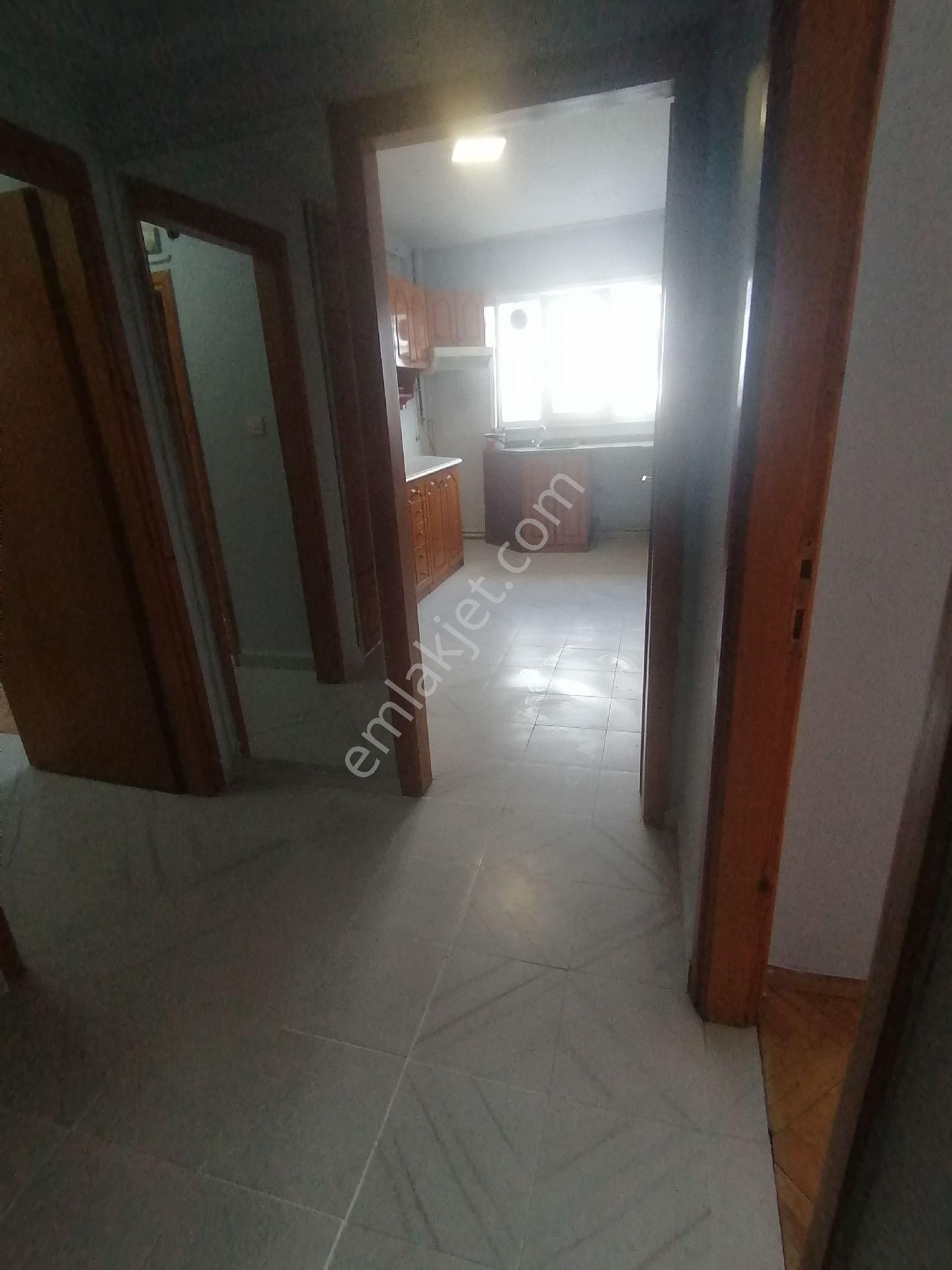 Ümraniye Tepeüstü 1.kat Asansörr Mevcut Temiz Boyalı Geniş Dairemmetroyürüme Mesafesi - Görsel 7
