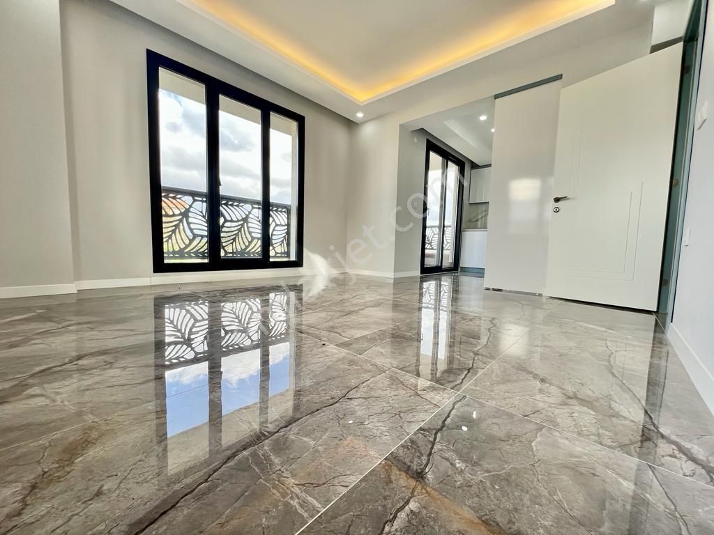 ✨akçay Ay Emlak'tan✨zeytinli'de Ön Cephe Ara Kat Satılık 2+1 Sıfır Lüx Daire