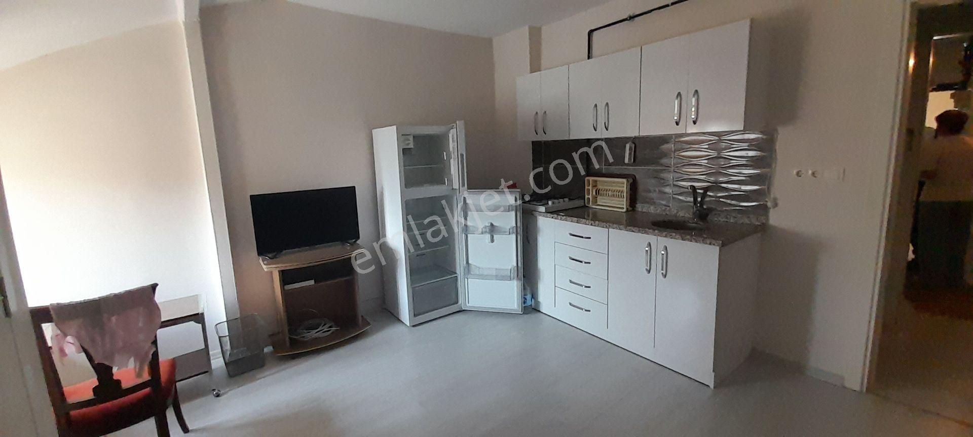 Ender Uysal Gayrimenkulden Foruma Yakın 1+1 Eşyalı Asansörlü Çatıkatı