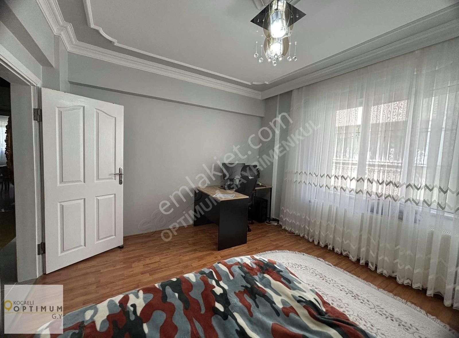 Derince 60 Evlerde Sahile Çok Yakın Satılık 3+1 Daire