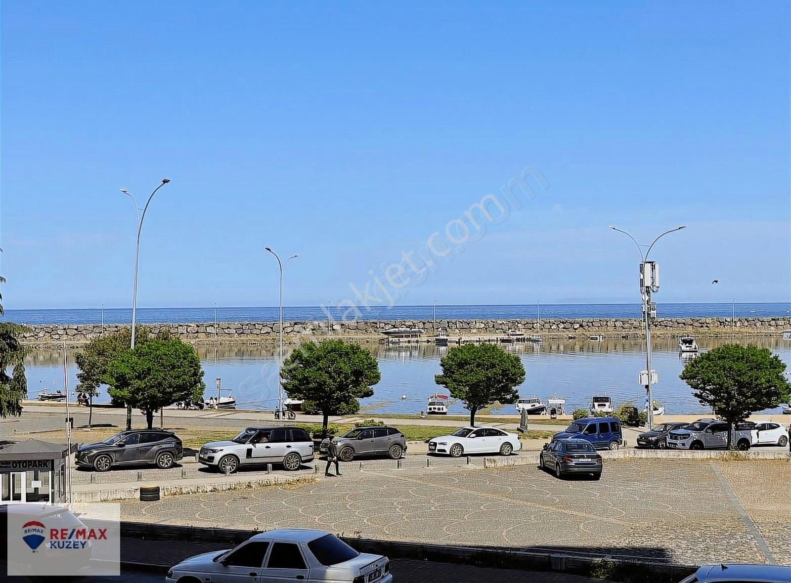 Nevin' Den Körfez Marina' Dadevren Kiralık Güzellik Salonu