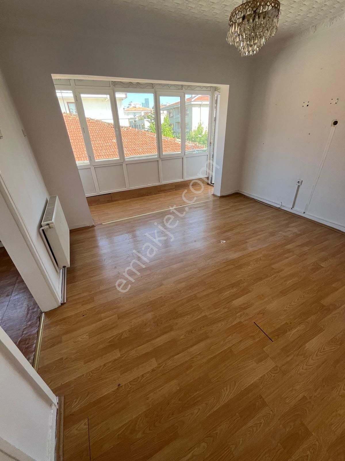 Aydınlıkevler 2+1 (3+1den Çevirme) Amerikan Mutfak Üst Kat Kiralık Daire