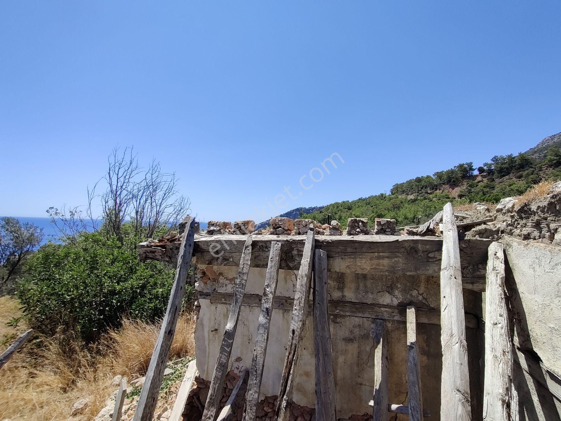 Karadere'de Likya Antik Yolu Üzerinde Deniz Manzaralı Avlu