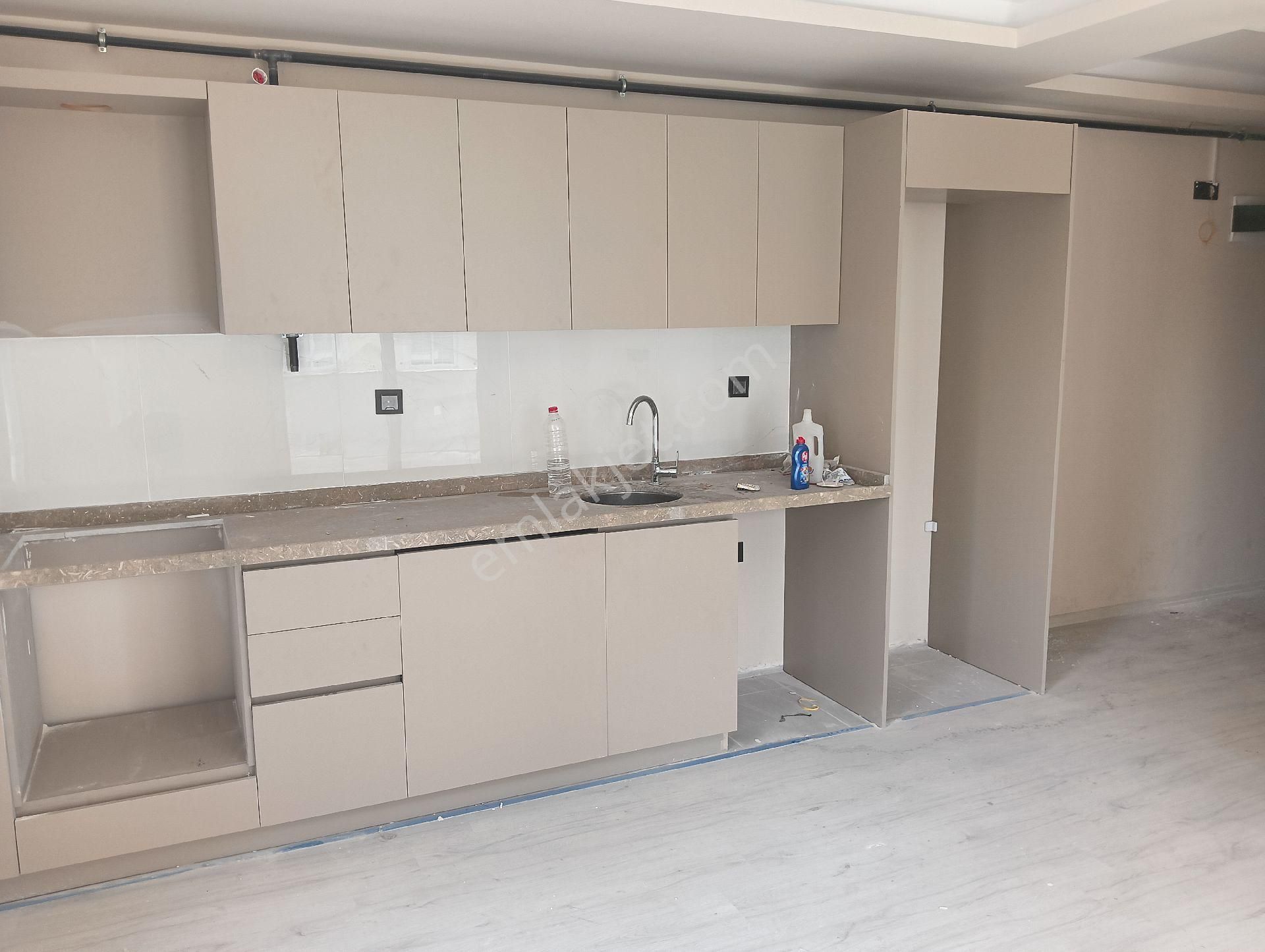 Mersin Erdemli Merkez Mah Plaja Ve Bulvara 70 M Doğalgazlı Yeni İskanlı 1+1 Satılık Daire