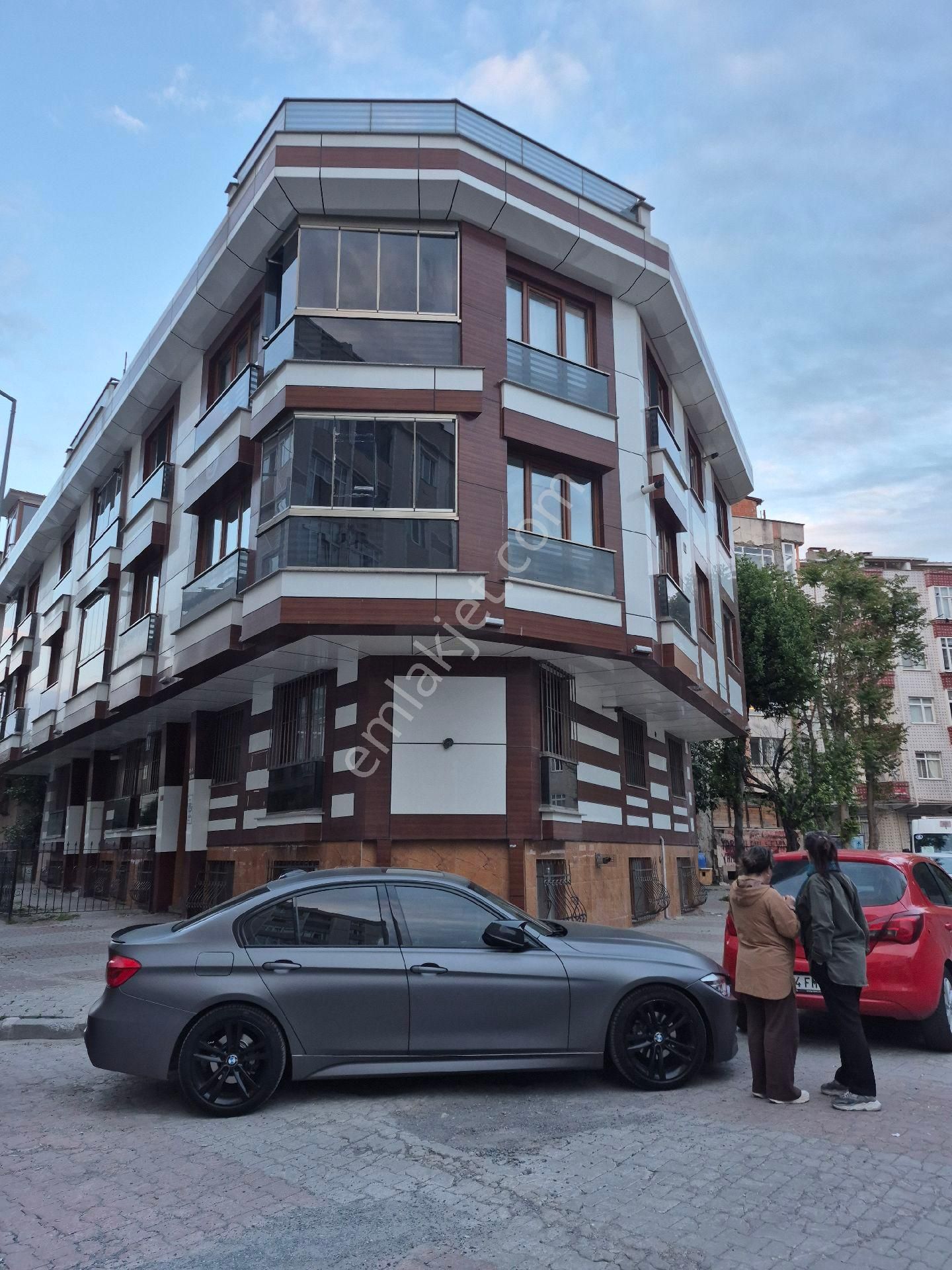 Satılık Daire Yeşilova 3+1 Üç Katlı Bina