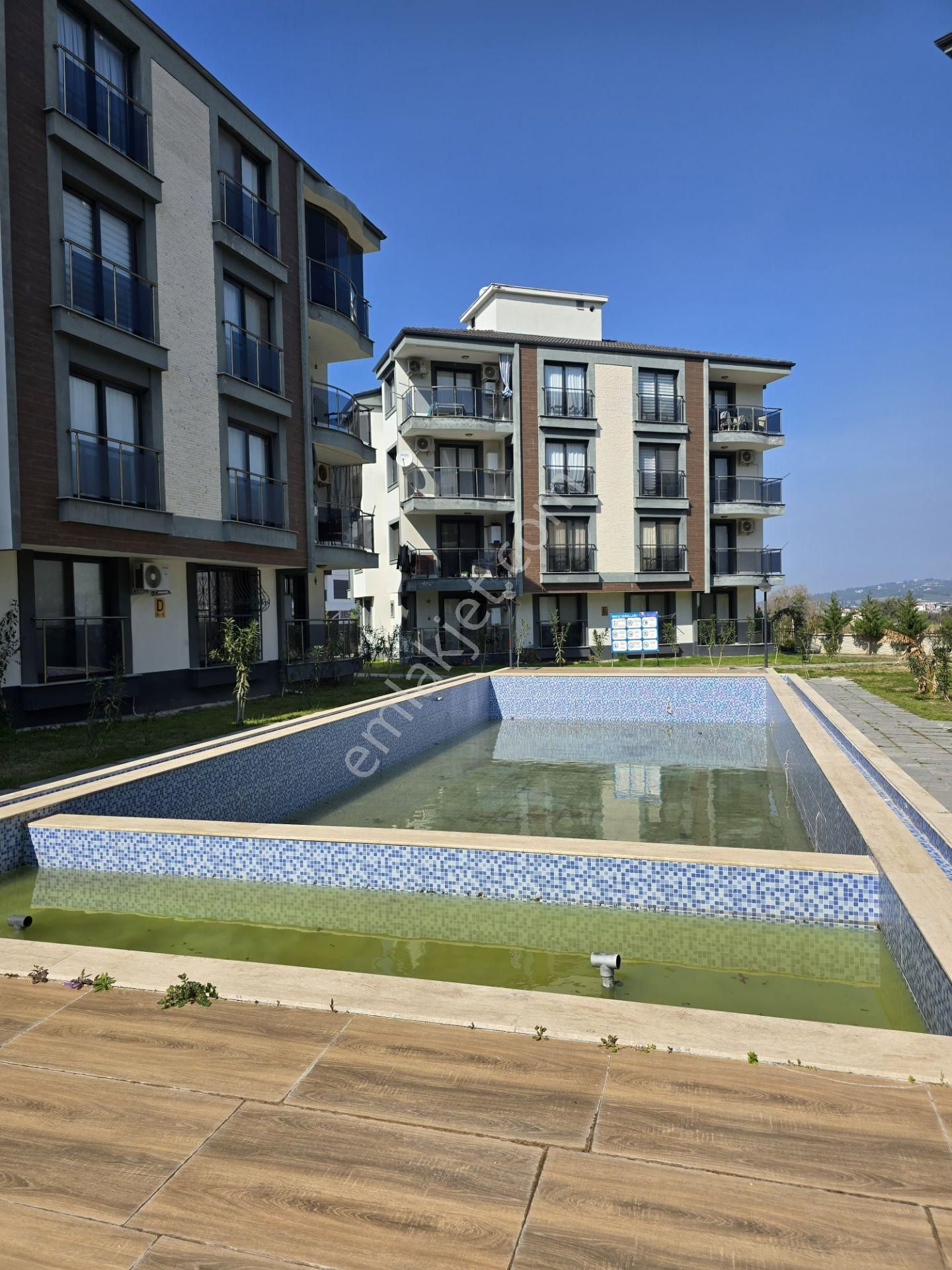 Kuşadası Davutlar Merkezde Satılık 1+1 Daire