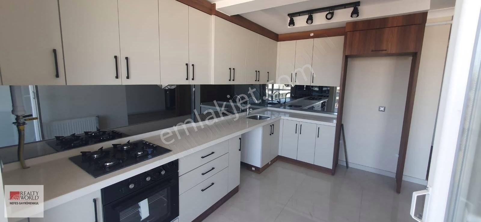 Rw Nefes'ten Bahçelievler'de Deniz Manzaralı 3+1 Dubleks Daire