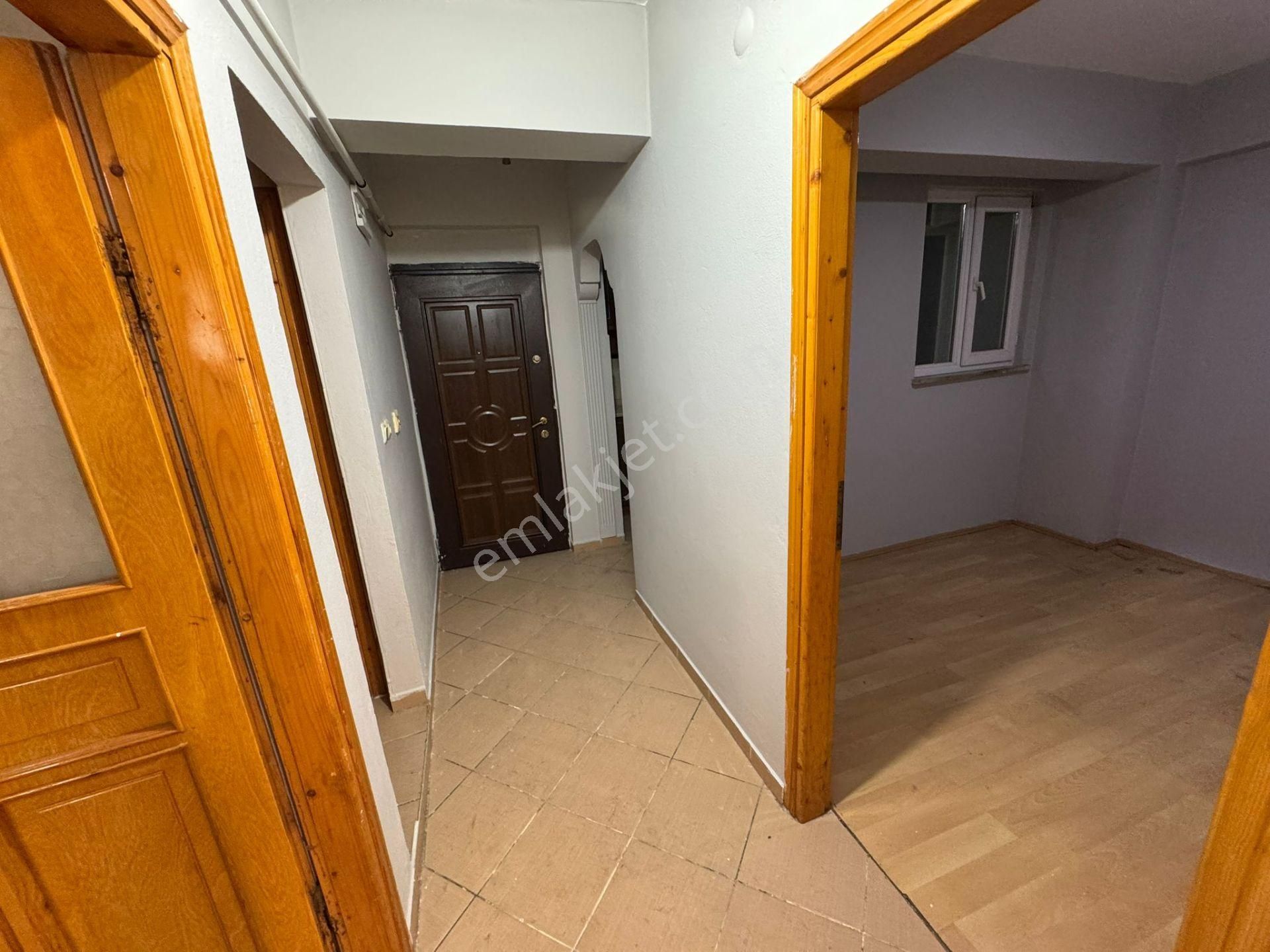 Esenyurt Necip Fazıl Kısakürek Mahallesinde Satılık 2+1 Daire