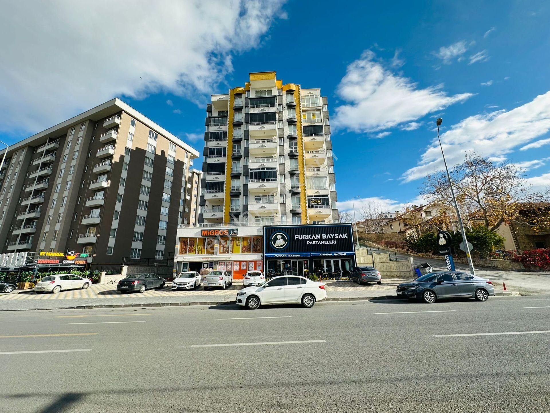 Talasta Cadde Üzeri Tramvay Durağına Cephe Kiralık 2+1 Daire