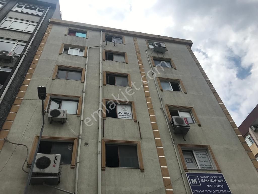 Bahçelievler Şirinevler Meydanın'da 26 M2 Satılık Ofis