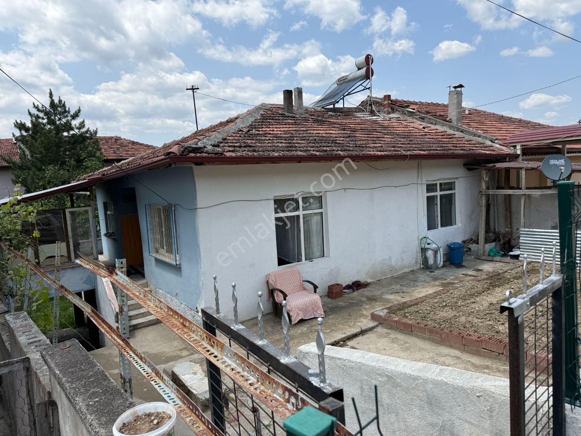 Yankı'dan Pazar Esentepe Mh.de Satılık 283 M2 Arsalı Müstakil Ev