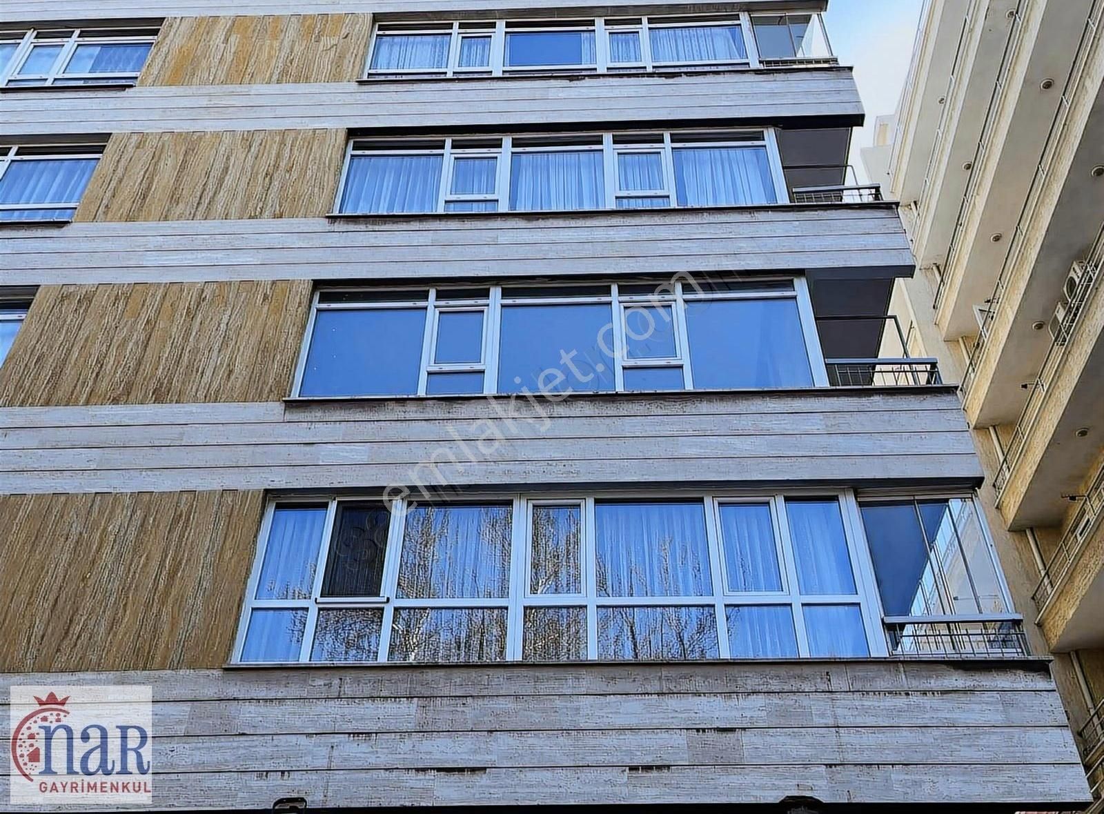 Maltepe Gmk Bulvarı Üzerinde Sıfır Yapılı 3+1