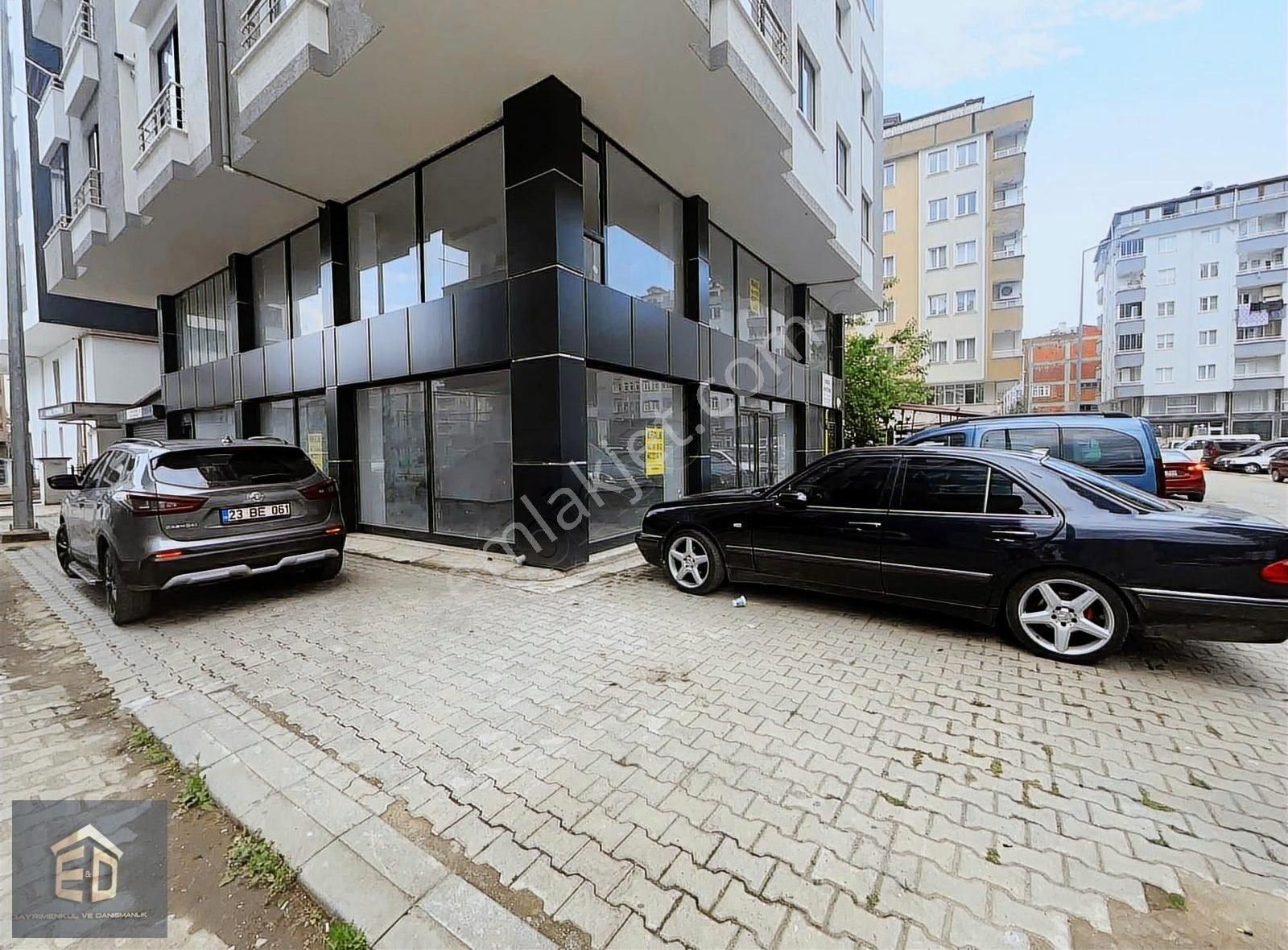 Merkez'de Kiralık 200m2 Kiralık İşyeri