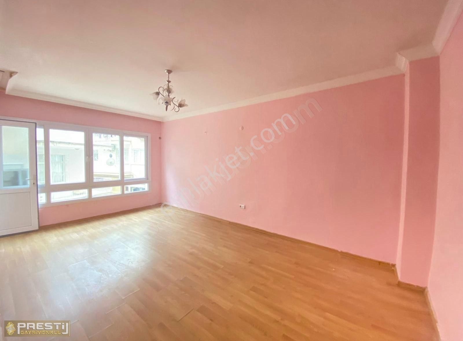 Prestij'den Pirireis'te Cadde Üzeri Asansörlü 3+1 Kiralık Daire